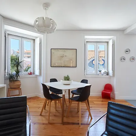 Centre, Bright 65m2 T2 At The Perfect Location Apartament Віавіа