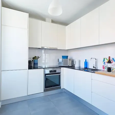 Apartament Centre, Bright 65m2 T2 At The Perfect Location Віавіа