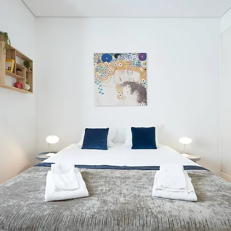 Centre, Bright 65m2 T2 At The Perfect Location * Віавіа