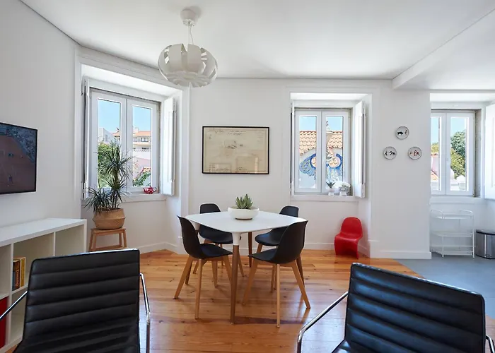 Centre, Bright 65m2 T2 At The Perfect Location Apartment Cascais