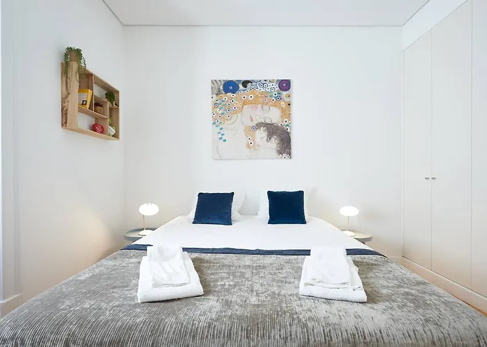 Centre, Bright 65m2 T2 At The Perfect Location * Cascais