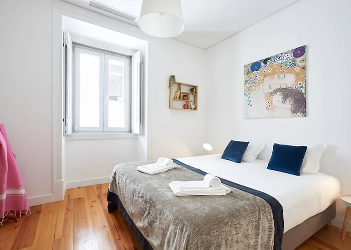Centre, Bright 65m2 T2 At The Perfect Location Apartment Cascais