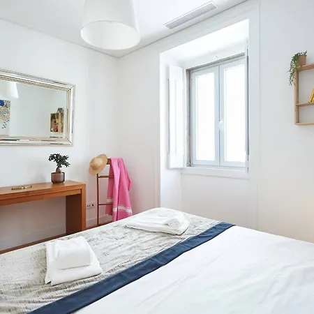 Centre, Bright 65m2 T2 At The Perfect Location Lejlighed Cascais